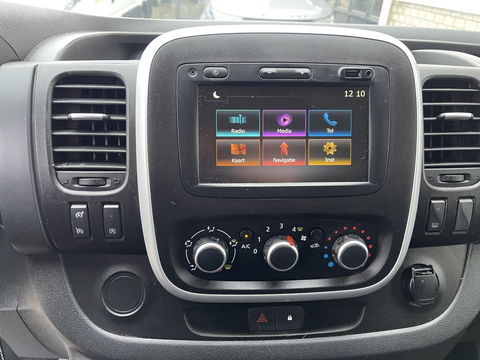 Renault Trafic 2.0 dCi 120pk T29 L2H1 Work Edition / vaste prijs rijklaar € 14.950 ex btw / lease vanaf € 252 / imperial / cruise / airco / navigatie / sidebars / euro 6