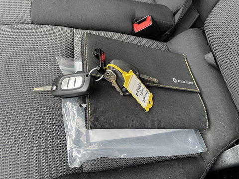 Renault Trafic 2.0 dCi 120pk T29 L2H1 Work Edition / vaste prijs rijklaar € 14.950 ex btw / lease vanaf € 252 / imperial / cruise / airco / navigatie / sidebars / euro 6