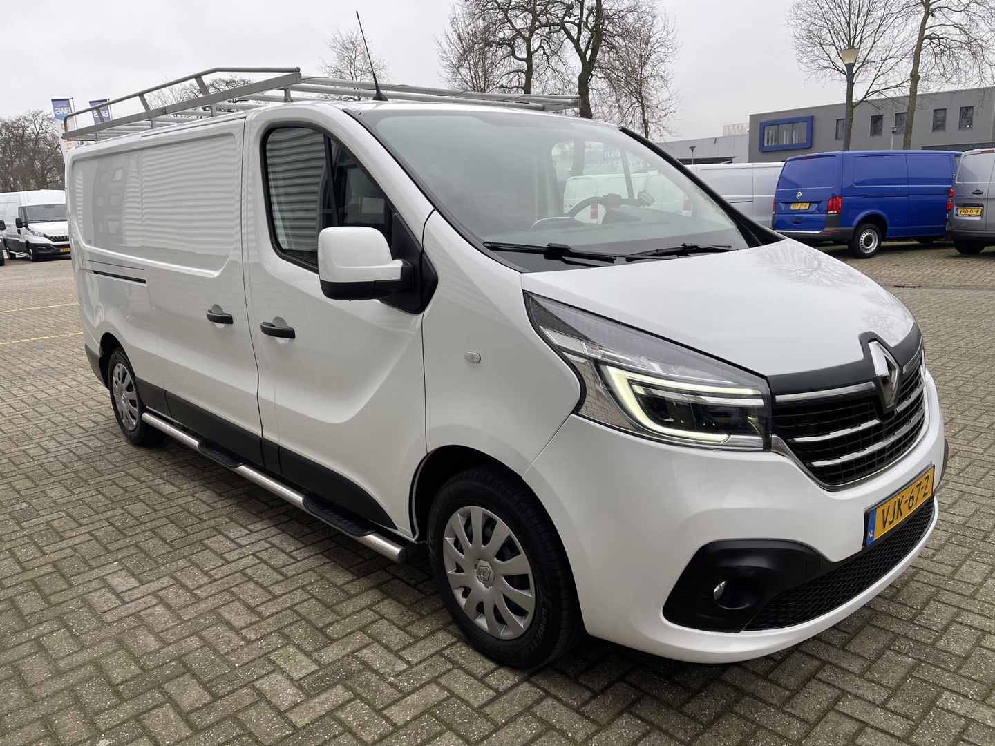 Renault Trafic 2.0 dCi 120pk T29 L2H1 Work Edition / vaste prijs rijklaar € 14.950 ex btw / lease vanaf € 252 / imperial / cruise / airco / navigatie / sidebars / euro 6