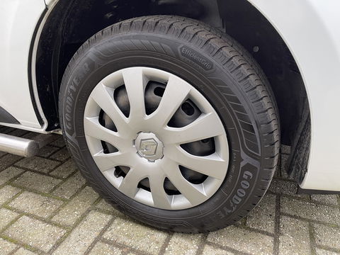 Renault Trafic 2.0 dCi 120pk T29 L2H1 Work Edition / vaste prijs rijklaar € 14.950 ex btw / lease vanaf € 252 / imperial / cruise / airco / navigatie / sidebars / euro 6