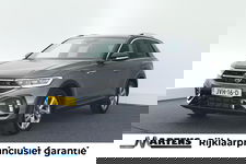 Volkswagen T-Roc - 1.5 TSI 150pk DSG R-Line Edition Trekhaak Camera Stoelverwarming Virtual Cockpit Navigatie