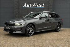 BMW 3 Serie - Touring 330e xDrive | Sportleder | Head-Up | Laserlicht | Comfort Access | Memory