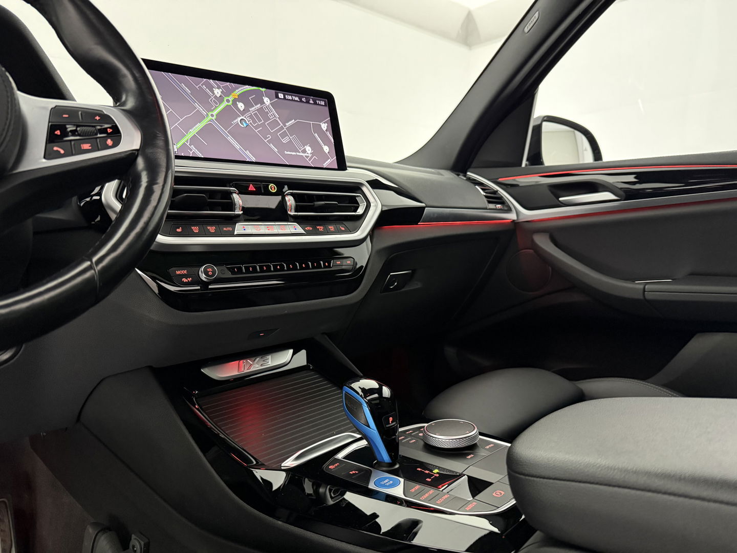 BMW iX3 Executive 80 kWh M-Sport | SOH 95% | Snelladen | Pano | Virtual | Sfeer | Camera | Memory | Carplay | Adap. Cruise | NAP
