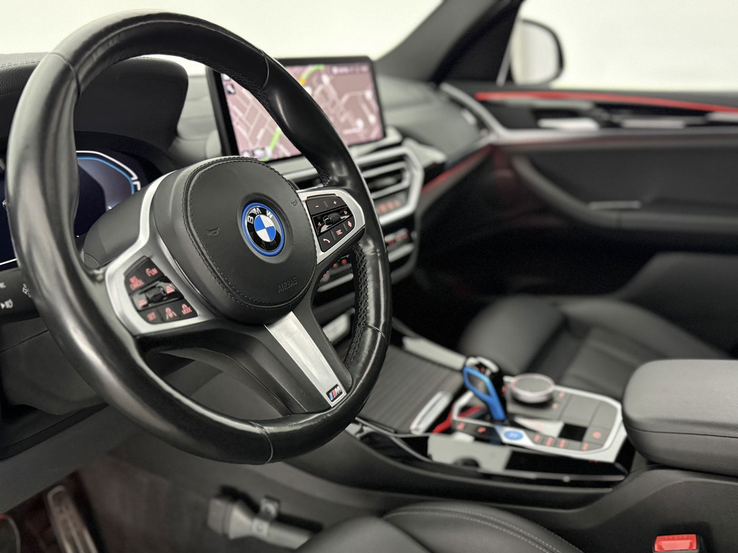 BMW iX3 Executive 80 kWh M-Sport | SOH 95% | Snelladen | Pano | Virtual | Sfeer | Camera | Memory | Carplay | Adap. Cruise | NAP