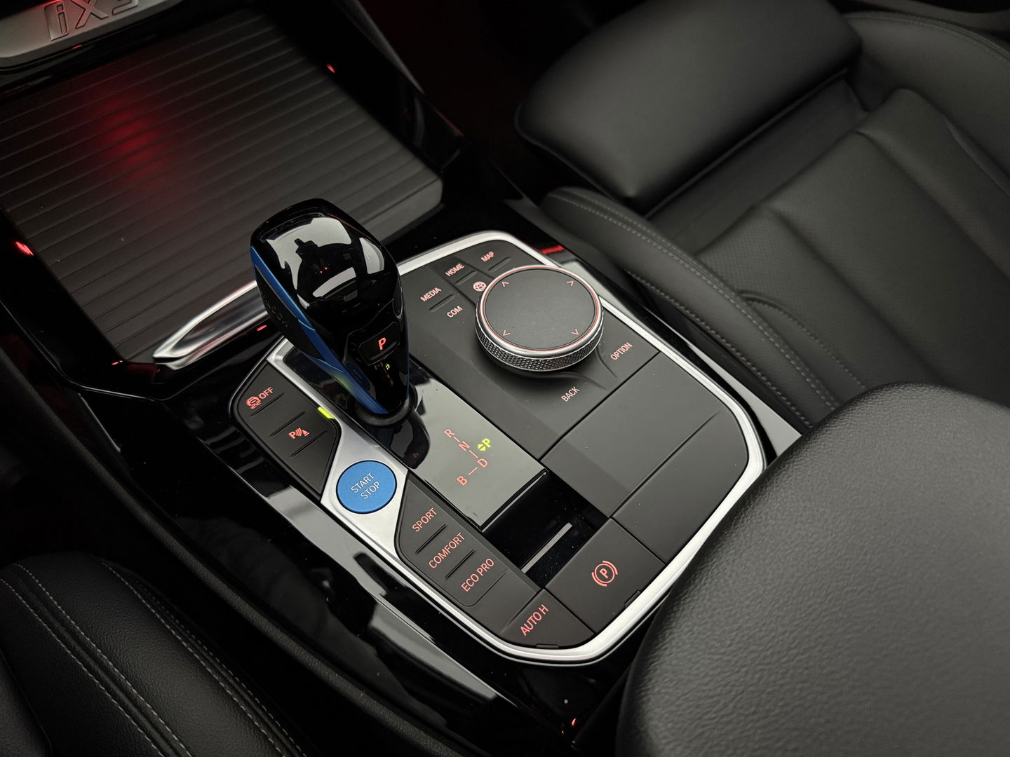 BMW iX3 Executive 80 kWh M-Sport | SOH 95% | Snelladen | Pano | Virtual | Sfeer | Camera | Memory | Carplay | Adap. Cruise | NAP