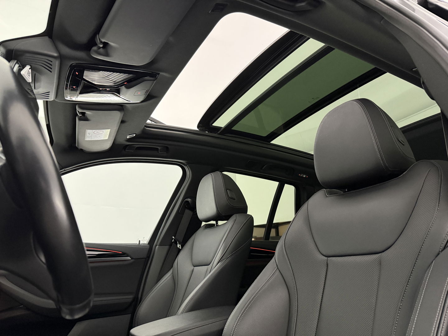 BMW iX3 Executive 80 kWh M-Sport | SOH 95% | Snelladen | Pano | Virtual | Sfeer | Camera | Memory | Carplay | Adap. Cruise | NAP