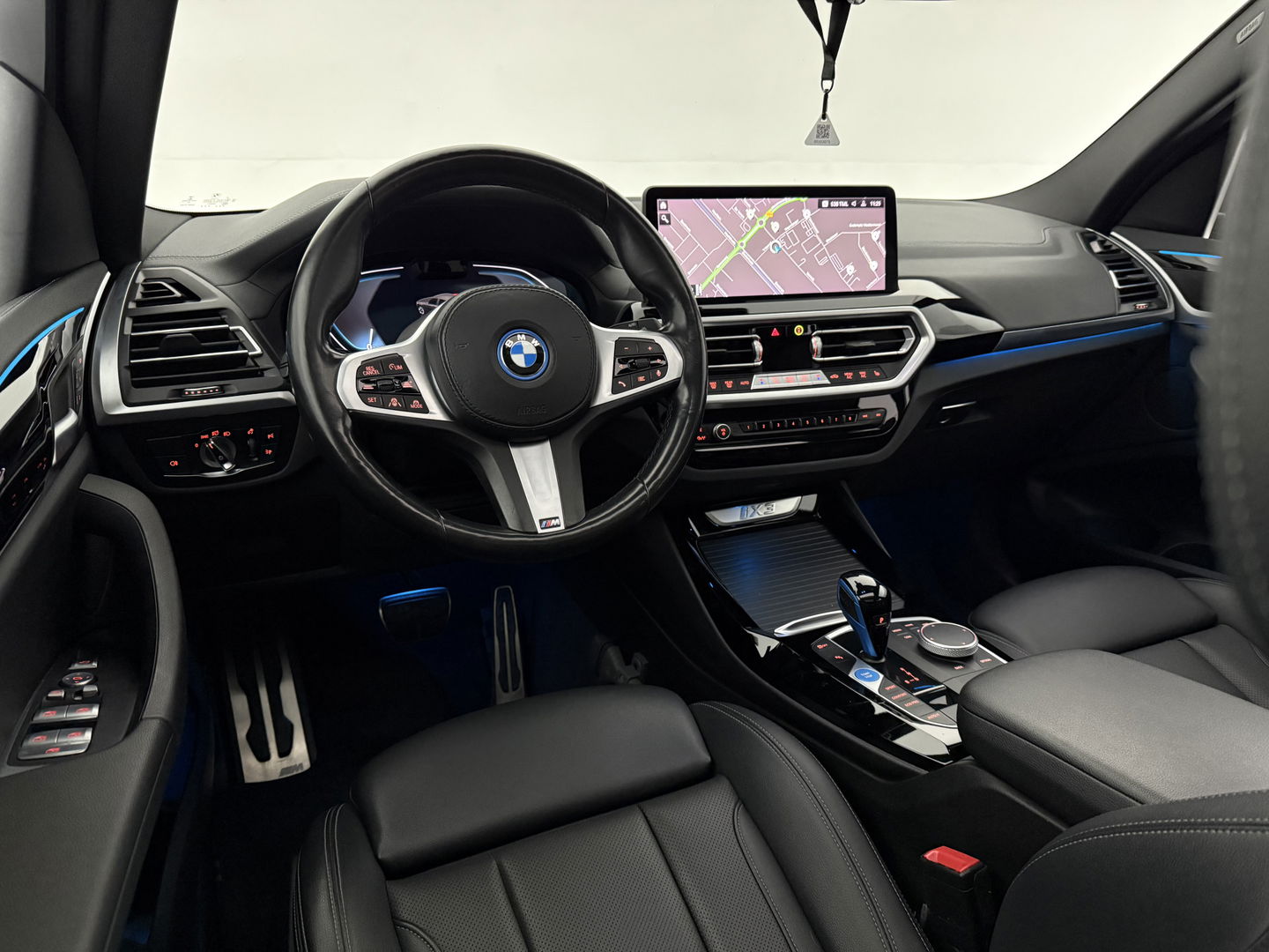 BMW iX3 Executive 80 kWh M-Sport | SOH 95% | Snelladen | Pano | Virtual | Sfeer | Camera | Memory | Carplay | Adap. Cruise | NAP