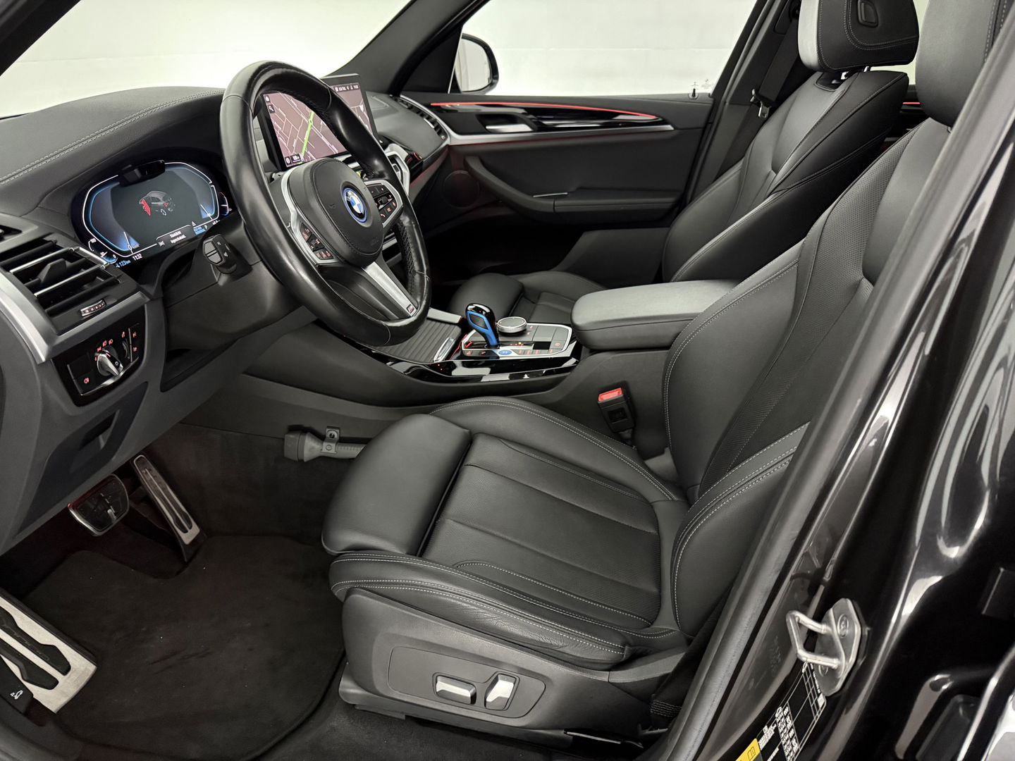 BMW iX3 Executive 80 kWh M-Sport | SOH 95% | Snelladen | Pano | Virtual | Sfeer | Camera | Memory | Carplay | Adap. Cruise | NAP