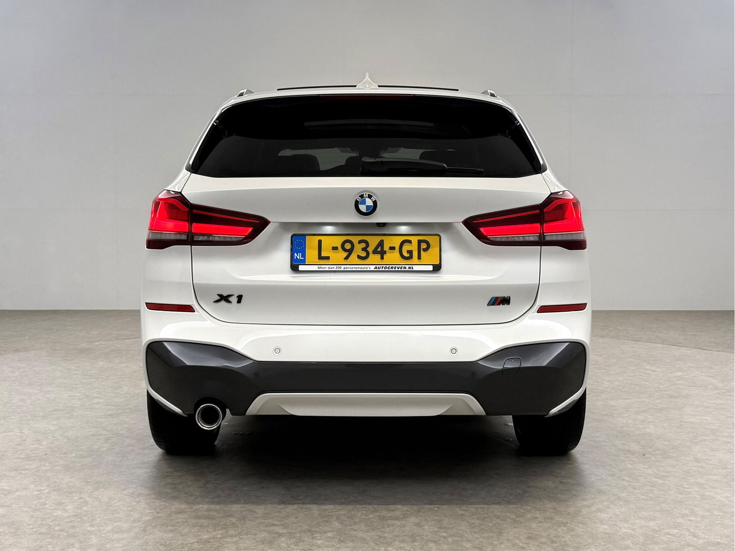 BMW X1 sDrive18i M-Sport | Pano | Camera | Sfeer | Trekh. | Navigatie | Stoelverw. | Cruise