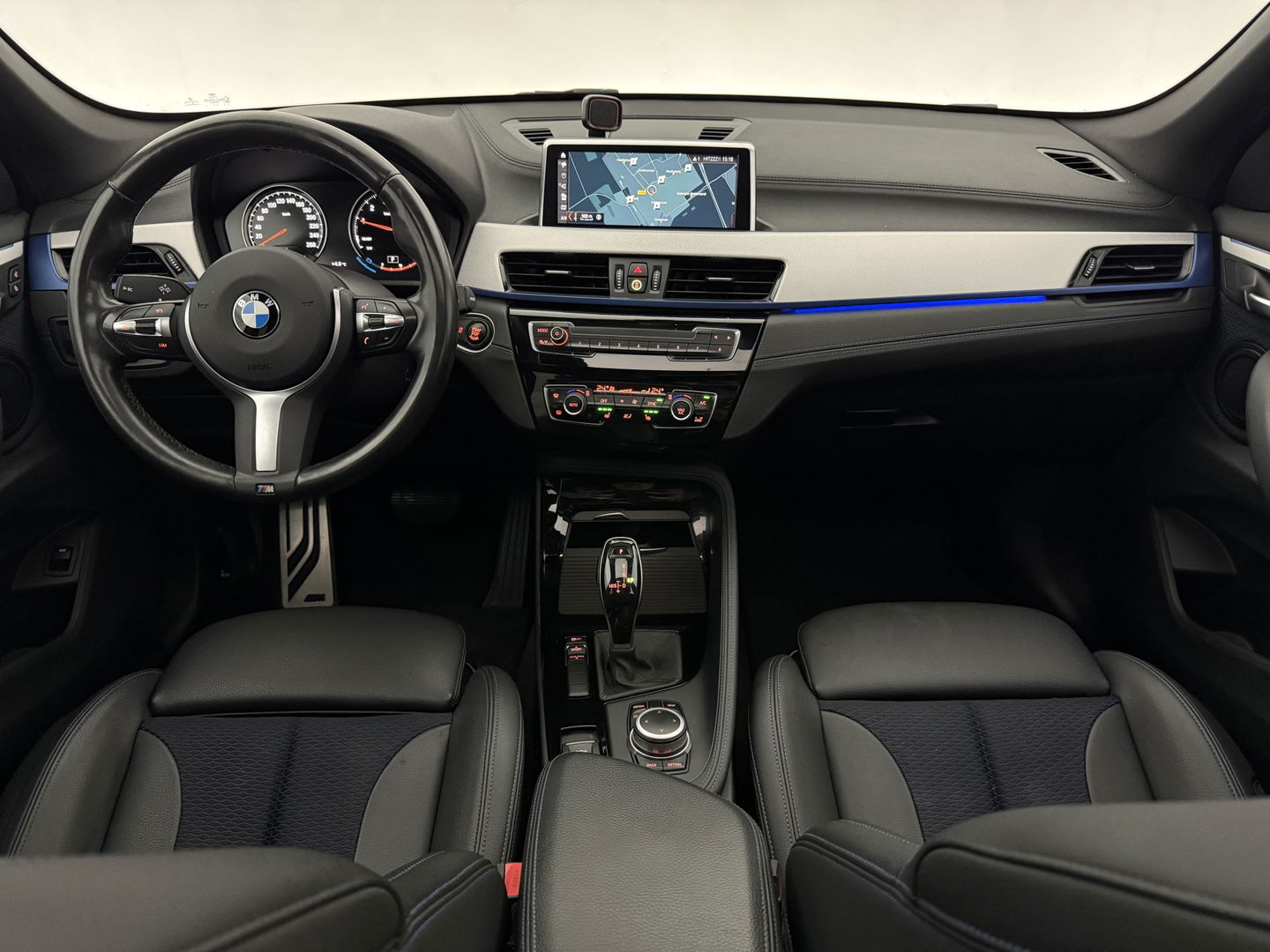 BMW X1 sDrive18i M-Sport | Pano | Camera | Sfeer | Trekh. | Navigatie | Stoelverw. | Cruise