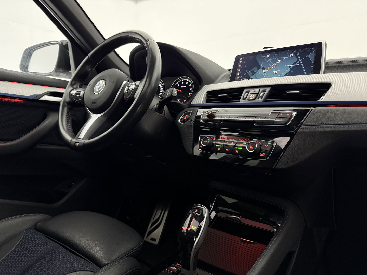 BMW X1 sDrive18i M-Sport | Pano | Camera | Sfeer | Trekh. | Navigatie | Stoelverw. | Cruise