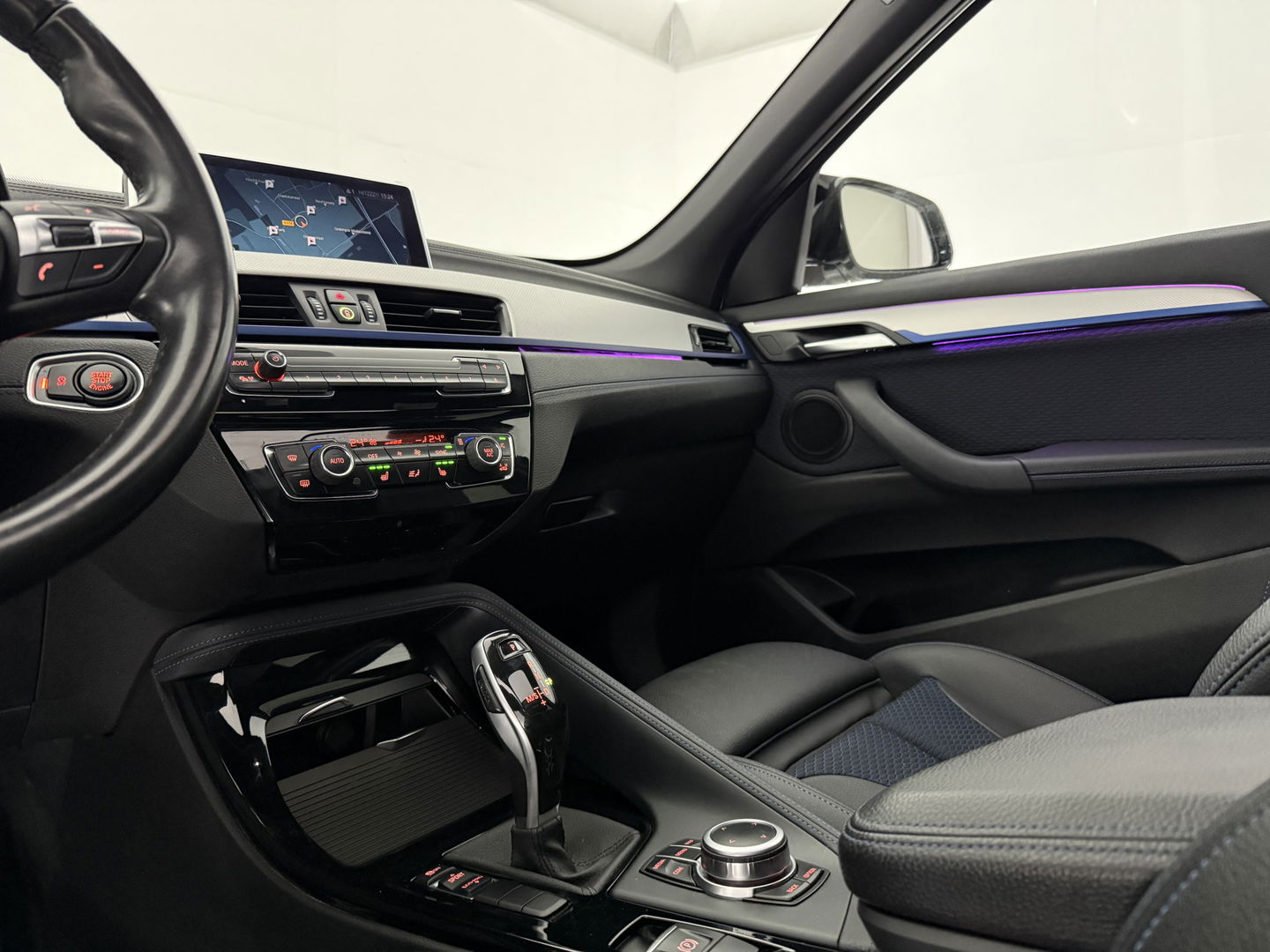 BMW X1 sDrive18i M-Sport | Pano | Camera | Sfeer | Trekh. | Navigatie | Stoelverw. | Cruise