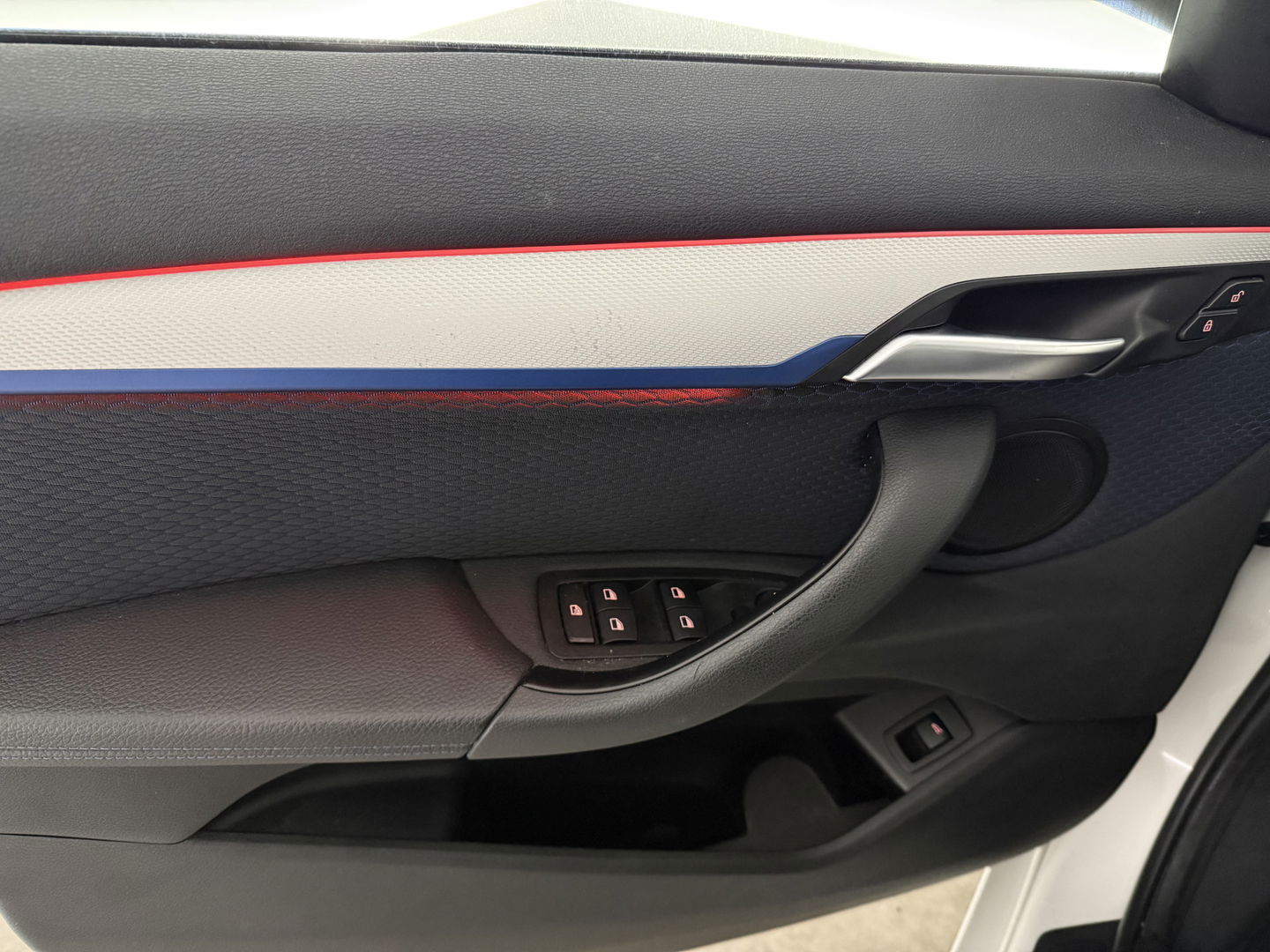 BMW X1 sDrive18i M-Sport | Pano | Camera | Sfeer | Trekh. | Navigatie | Stoelverw. | Cruise