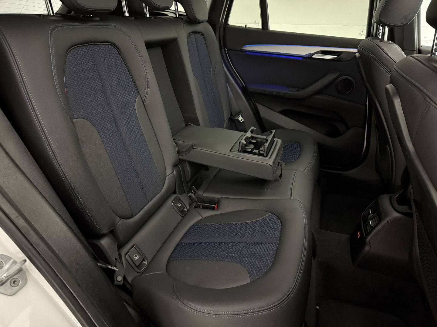 BMW X1 sDrive18i M-Sport | Pano | Camera | Sfeer | Trekh. | Navigatie | Stoelverw. | Cruise