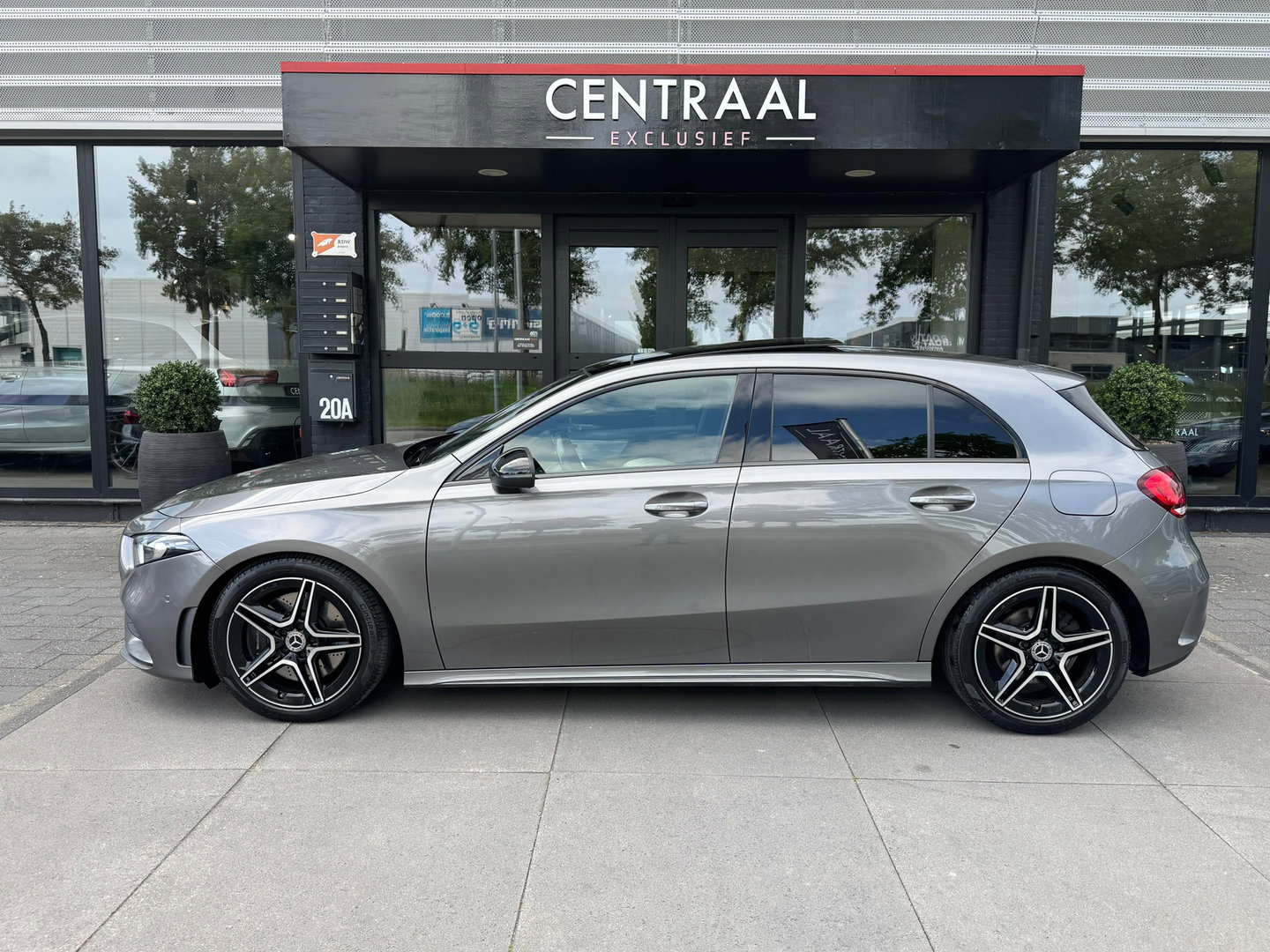 Mercedes-Benz A-Klasse 250 AMG|Pano|Camera|Carplay|Ambient Light|Stoelverwarming|224PK