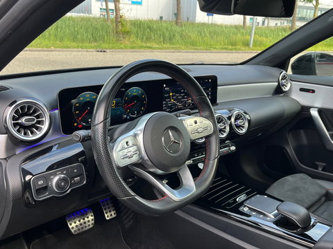 Mercedes-Benz A-Klasse 250 AMG|Pano|Camera|Carplay|Ambient Light|Stoelverwarming|224PK