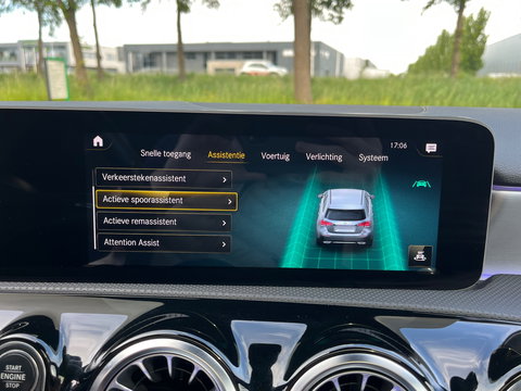 Mercedes-Benz A-Klasse 250 AMG|Pano|Camera|Carplay|Ambient Light|Stoelverwarming|224PK