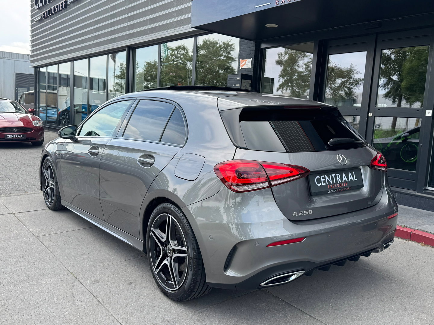 Mercedes-Benz A-Klasse 250 AMG|Pano|Camera|Carplay|Ambient Light|Stoelverwarming|224PK
