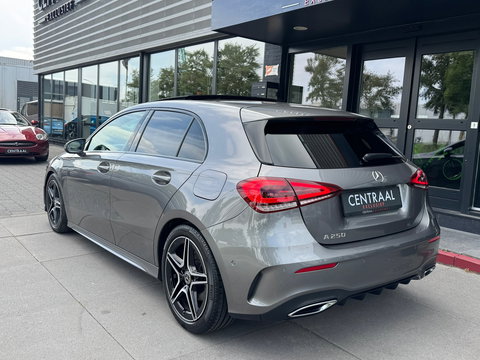 Mercedes-Benz A-Klasse 250 AMG|Pano|Camera|Carplay|Ambient Light|Stoelverwarming|224PK
