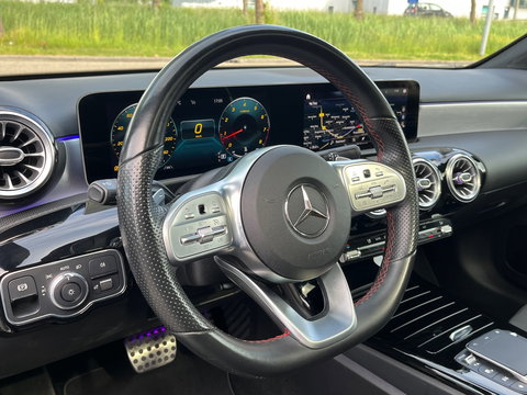 Mercedes-Benz A-Klasse 250 AMG|Pano|Camera|Carplay|Ambient Light|Stoelverwarming|224PK