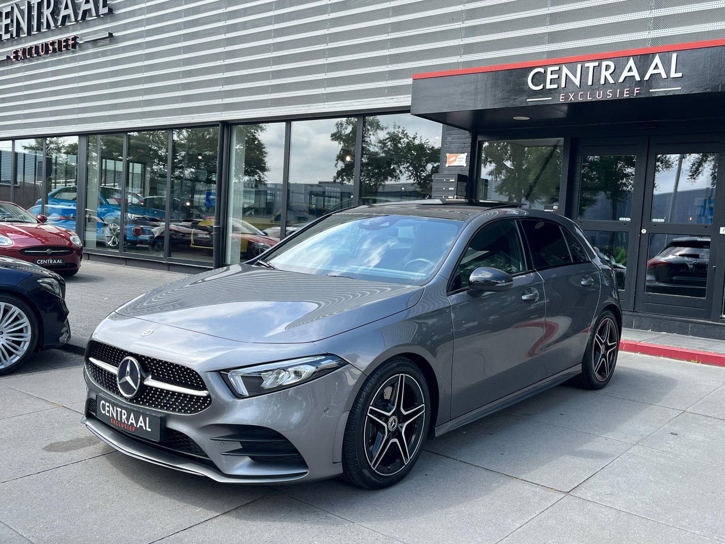 Mercedes-Benz A-Klasse 250 AMG|Pano|Camera|Carplay|Ambient Light|Stoelverwarming|224PK