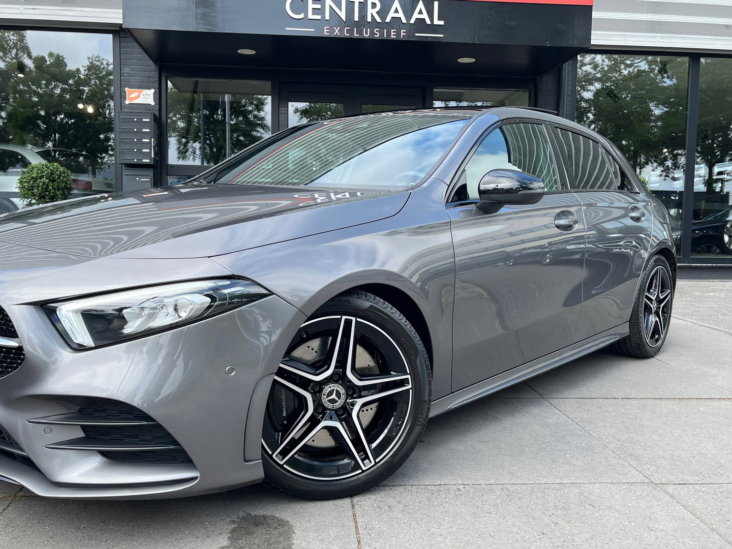 Mercedes-Benz A-Klasse 250 AMG|Pano|Camera|Carplay|Ambient Light|Stoelverwarming|224PK