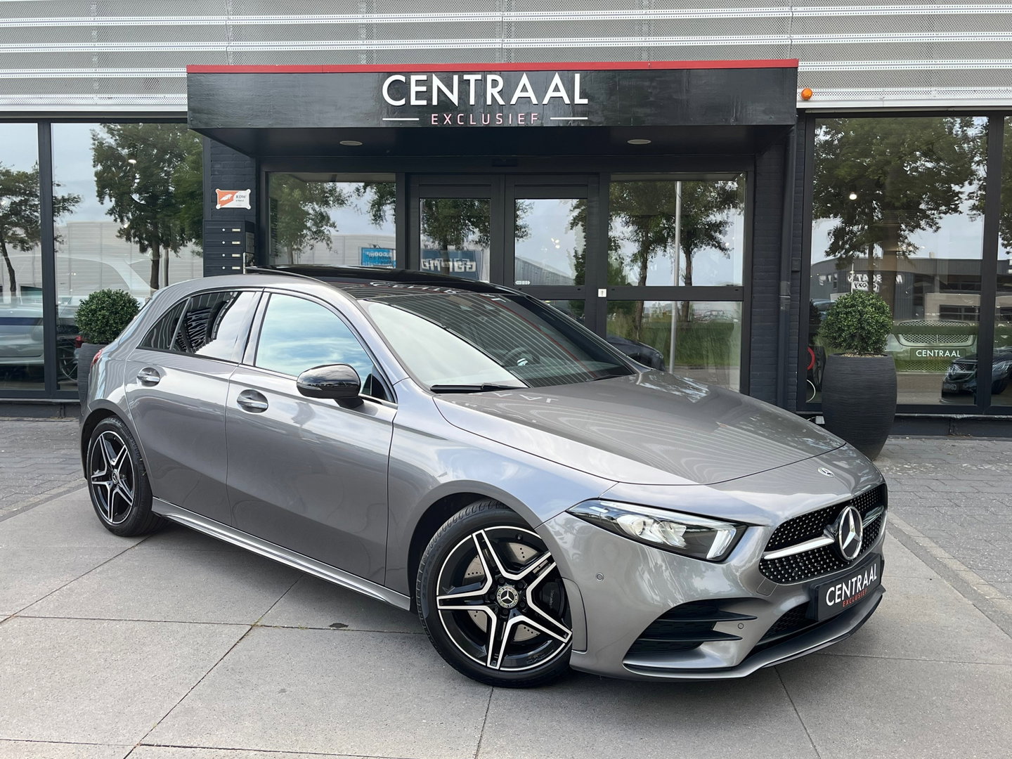 Mercedes-Benz A-Klasse 250 AMG|Pano|Camera|Carplay|Ambient Light|Stoelverwarming|224PK