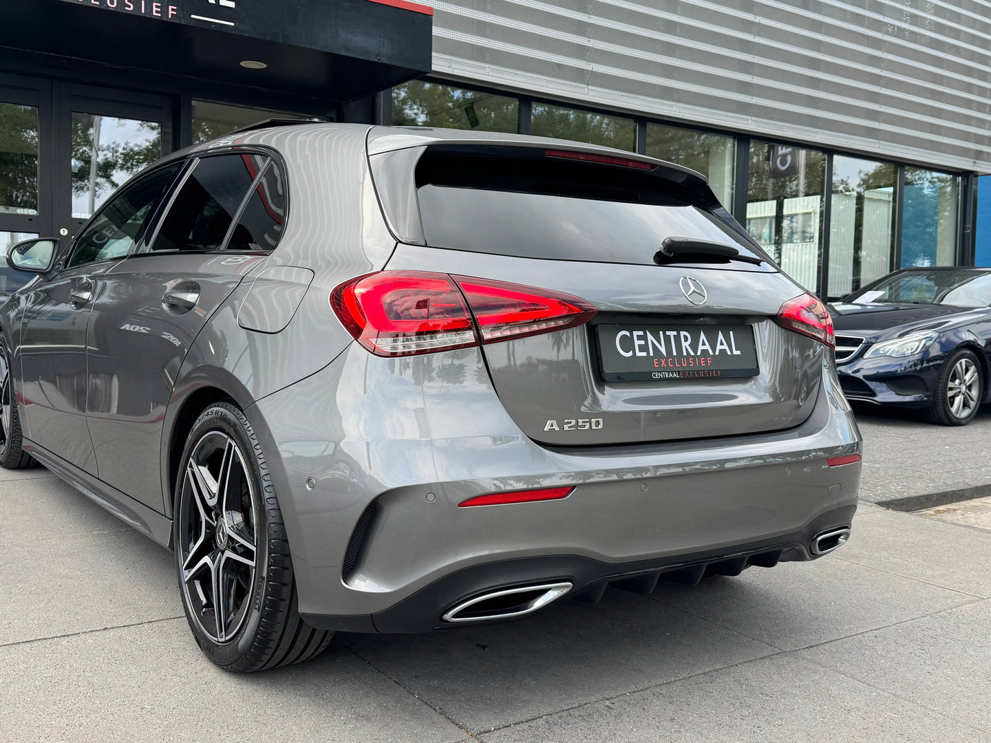 Mercedes-Benz A-Klasse 250 AMG|Pano|Camera|Carplay|Ambient Light|Stoelverwarming|224PK