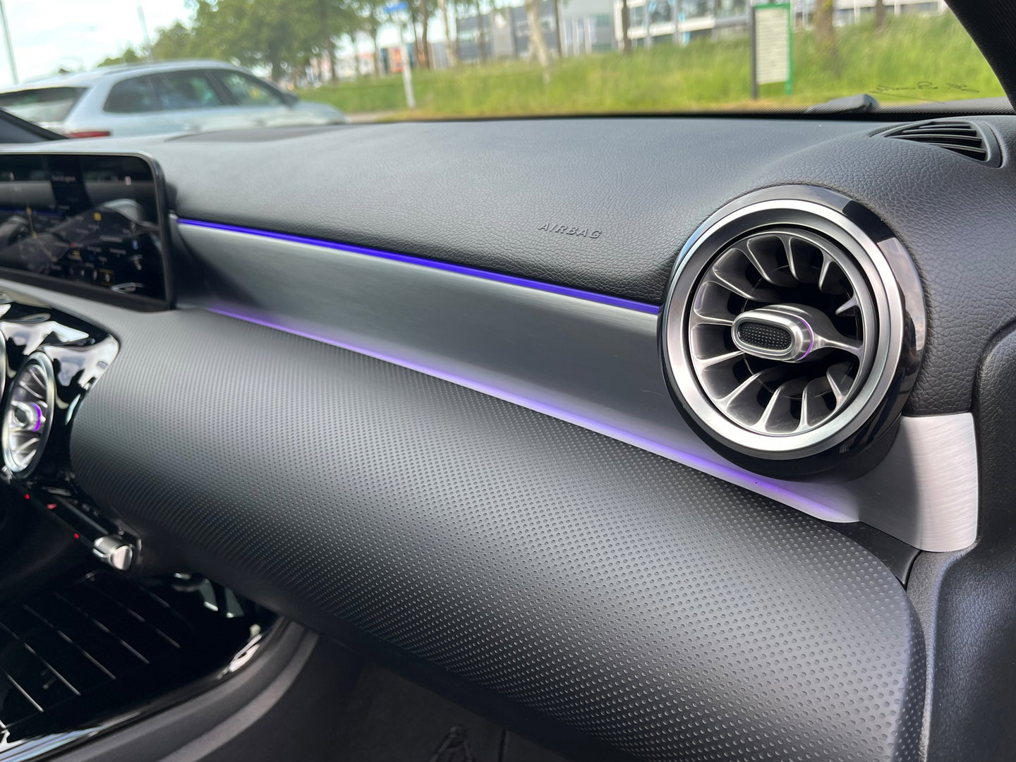 Mercedes-Benz A-Klasse 250 AMG|Pano|Camera|Carplay|Ambient Light|Stoelverwarming|224PK