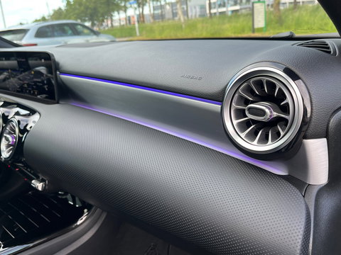 Mercedes-Benz A-Klasse 250 AMG|Pano|Camera|Carplay|Ambient Light|Stoelverwarming|224PK