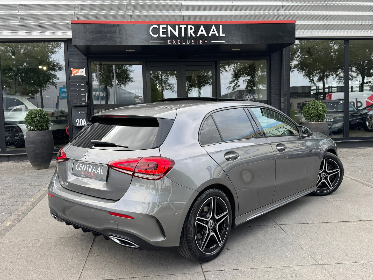 Mercedes-Benz A-Klasse 250 AMG|Pano|Camera|Carplay|Ambient Light|Stoelverwarming|224PK