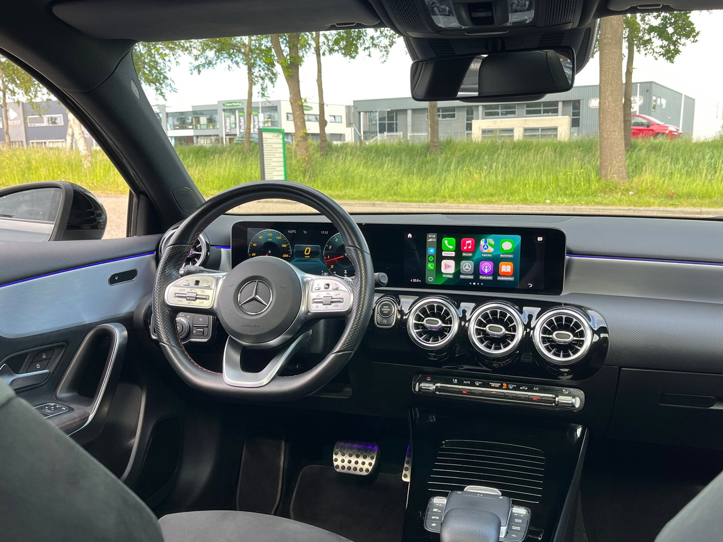 Mercedes-Benz A-Klasse 250 AMG|Pano|Camera|Carplay|Ambient Light|Stoelverwarming|224PK