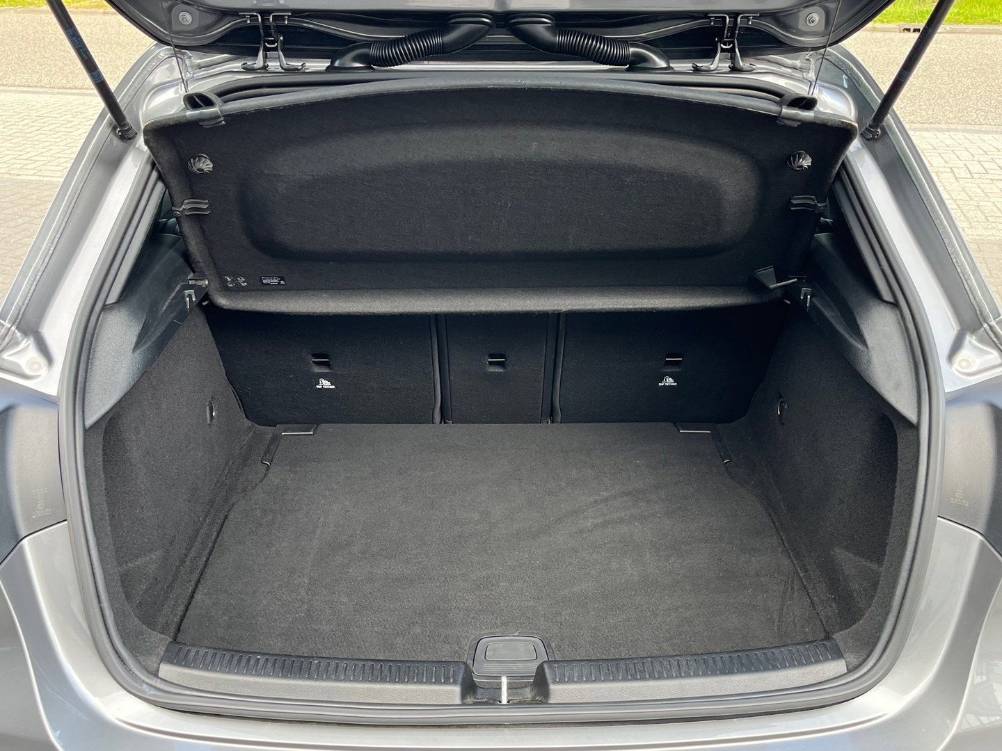 Mercedes-Benz A-Klasse 250 AMG|Pano|Camera|Carplay|Ambient Light|Stoelverwarming|224PK