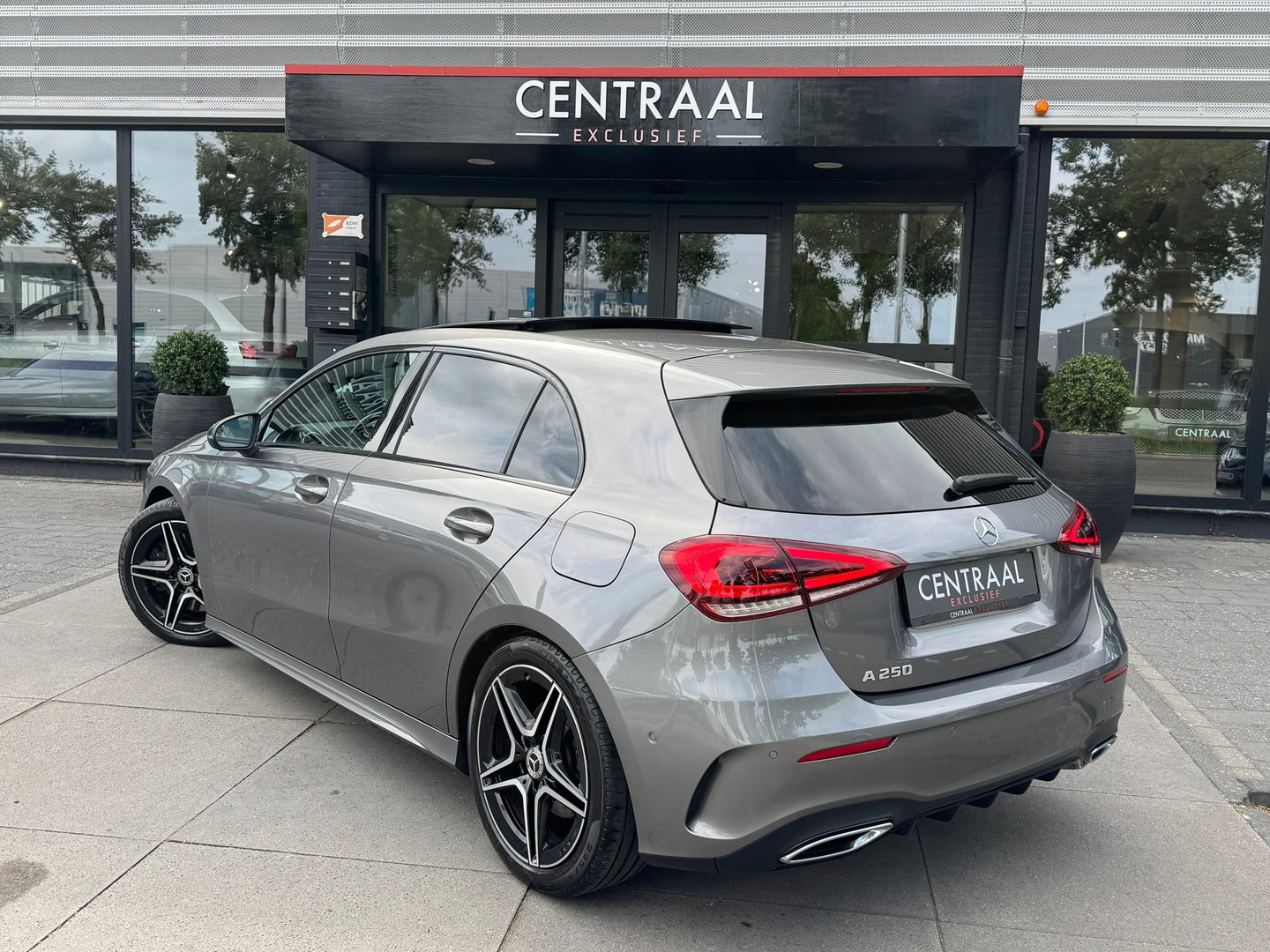 Mercedes-Benz A-Klasse 250 AMG|Pano|Camera|Carplay|Ambient Light|Stoelverwarming|224PK