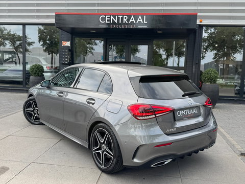 Mercedes-Benz A-Klasse 250 AMG|Pano|Camera|Carplay|Ambient Light|Stoelverwarming|224PK