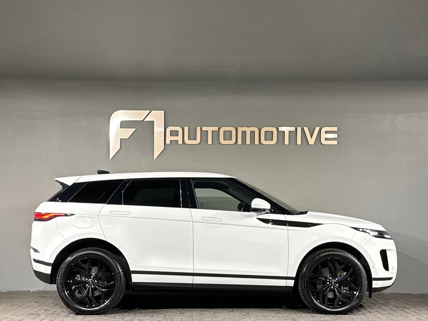 Land Rover Range Rover Evoque 1.5 P300e AWD R-Dynamic SE ACC