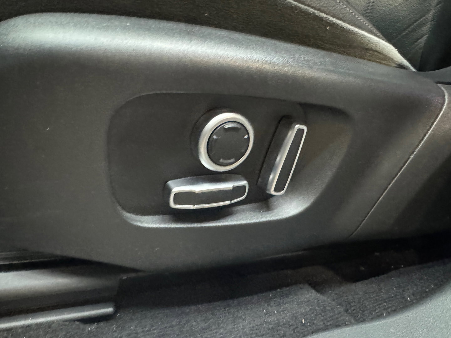 Land Rover Range Rover Evoque 1.5 P300e AWD R-Dynamic SE ACC