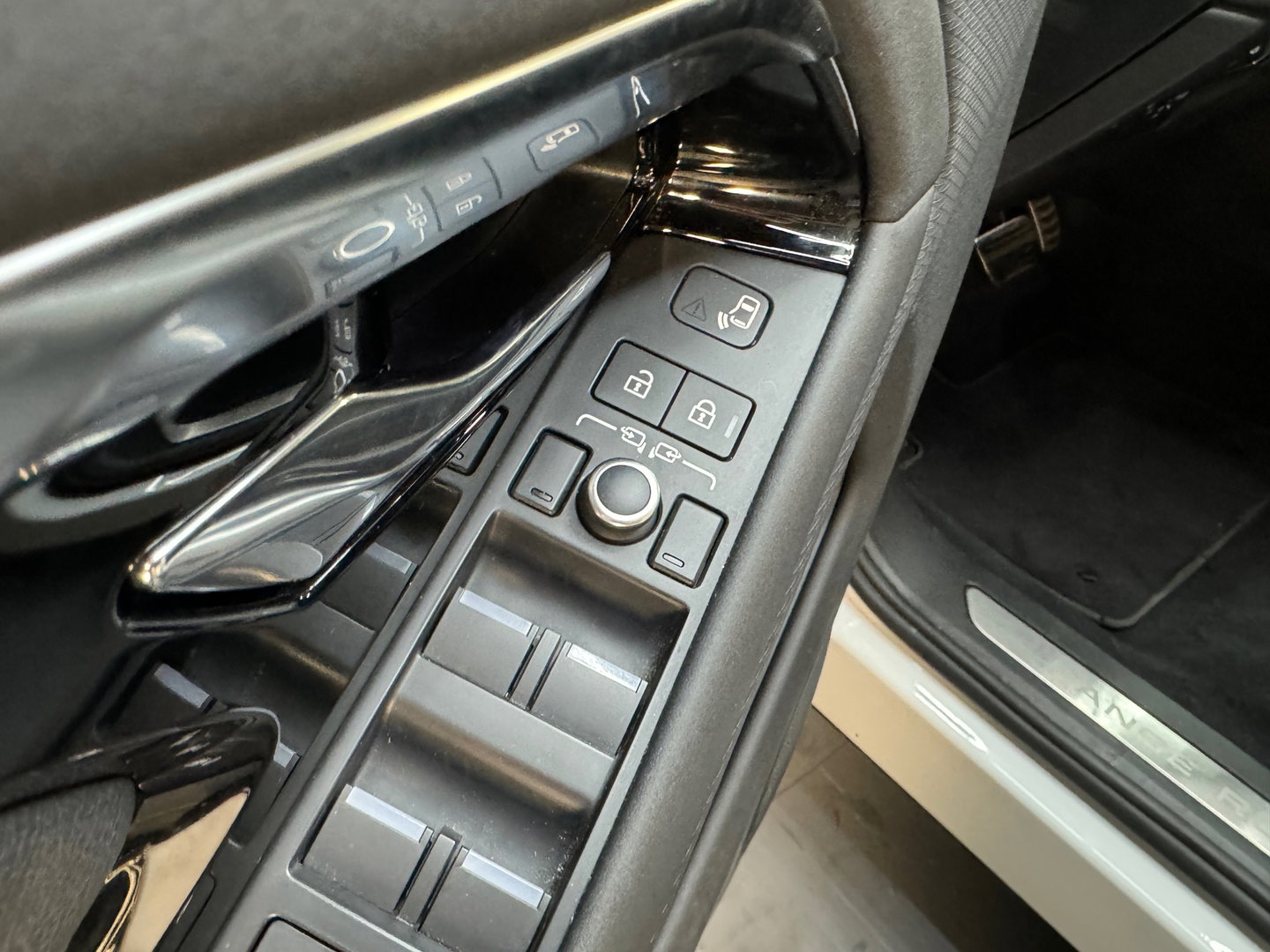 Land Rover Range Rover Evoque 1.5 P300e AWD R-Dynamic SE ACC