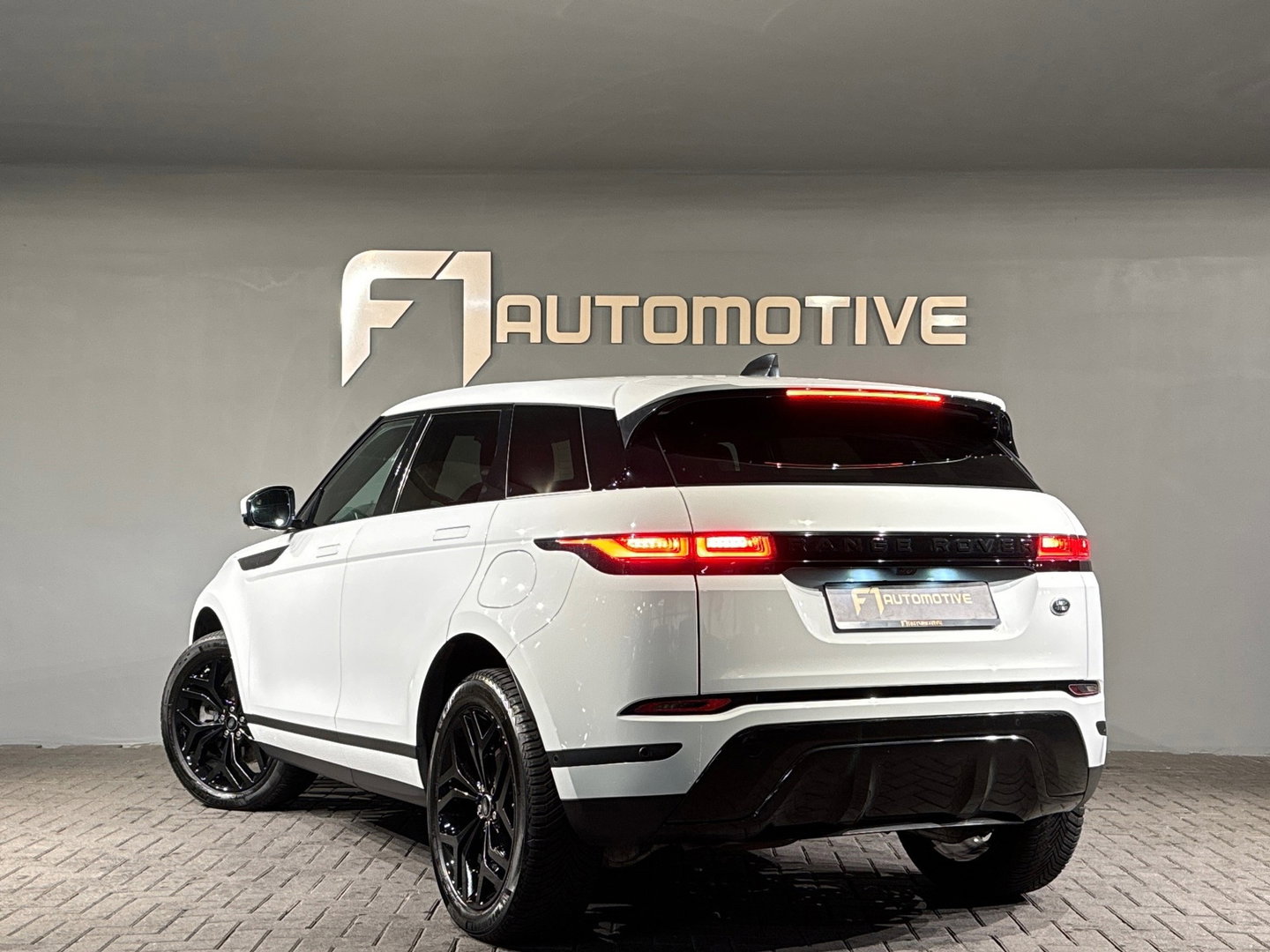 Land Rover Range Rover Evoque 1.5 P300e AWD R-Dynamic SE ACC