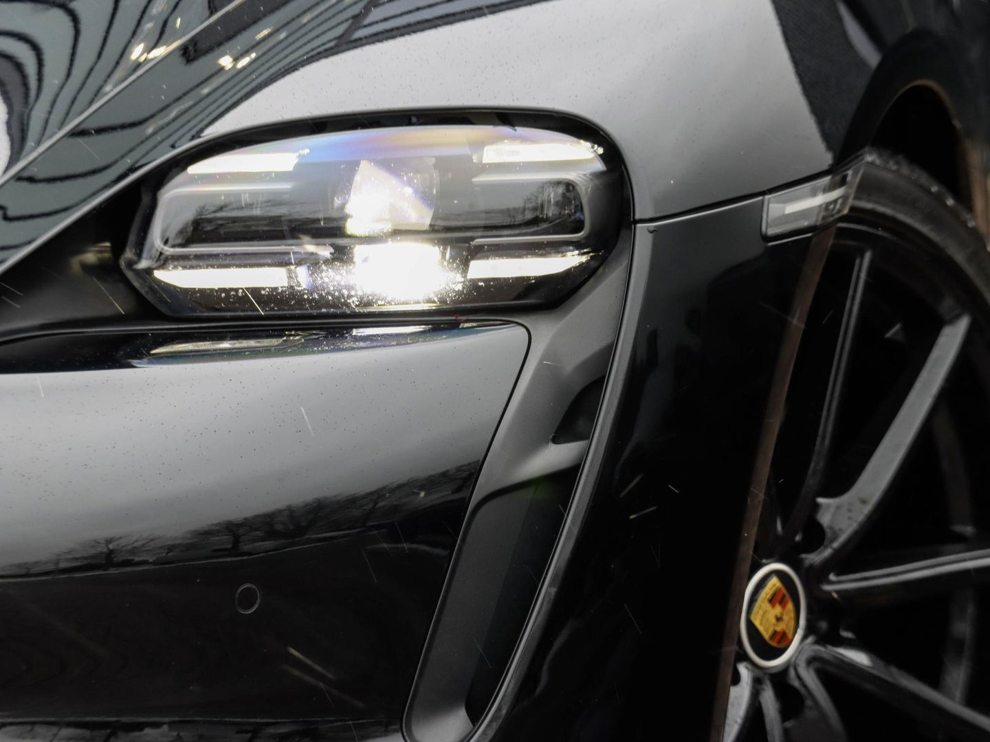 Porsche Taycan Performance 84 kWh 21'' Sport Chrono Panodak Sportstoelen Warmtepomp