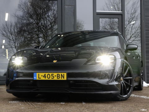 Porsche Taycan Performance 84 kWh 21'' Sport Chrono Panodak Sportstoelen Warmtepomp