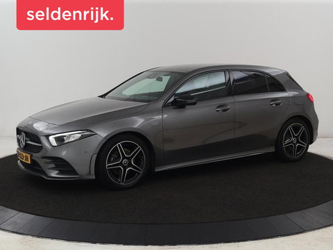 Mercedes-Benz A-Klasse 180 AMG | Stoelverwarming | Leder/Alcantara | Sfeerverlichting | Widescreen | Full LED | Park Assist | Navigatie | Sportstoelen | Climate control | Cruise control
