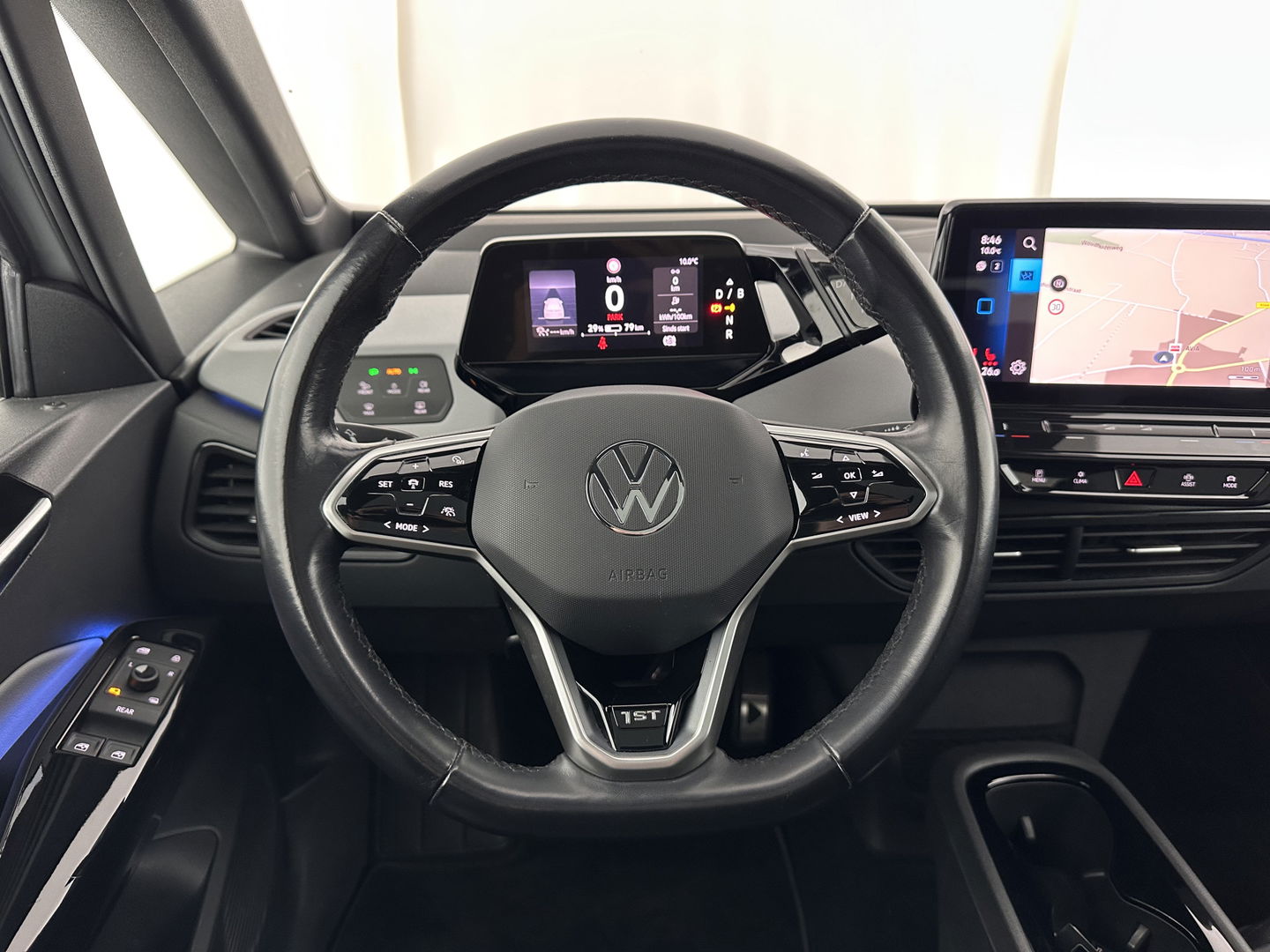 Volkswagen ID.3 First Max 58 kWh [ 3-Fase-11kW ] {SOH-92%} (INCL-BTW) *PANO | HEAD-UP | ADAPTIVE-CRUISE | FULL-LED | BLINDSPOT | CAMERA | KEYLESS | MICROFIBRE | AMBIENTLIGHT | NAVI-FULLMAP | DAB+ | ECC | HEATED-SPORTSEATS | DIGI-COCKPIT | 20"ALU*