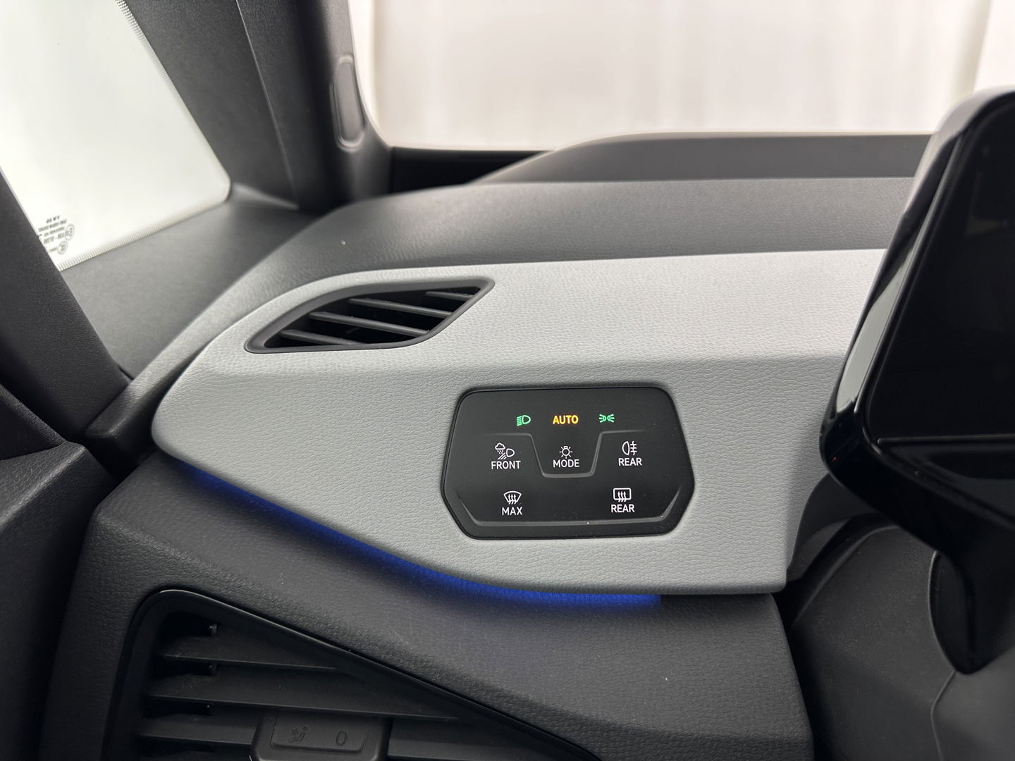 Volkswagen ID.3 First Max 58 kWh [ 3-Fase-11kW ] {SOH-92%} (INCL-BTW) *PANO | HEAD-UP | ADAPTIVE-CRUISE | FULL-LED | BLINDSPOT | CAMERA | KEYLESS | MICROFIBRE | AMBIENTLIGHT | NAVI-FULLMAP | DAB+ | ECC | HEATED-SPORTSEATS | DIGI-COCKPIT | 20"ALU*