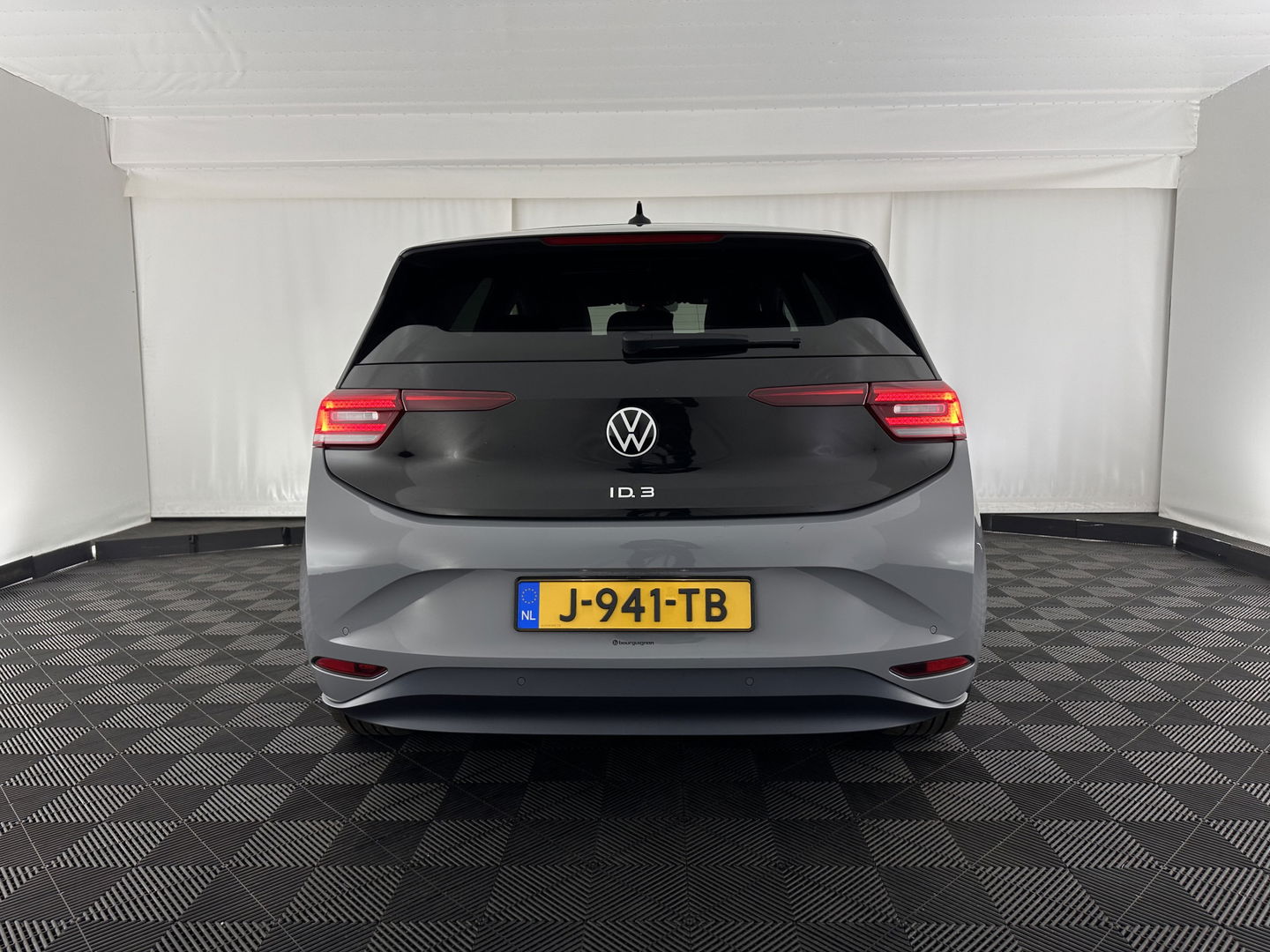 Volkswagen ID.3 First Max 58 kWh [ 3-Fase-11kW ] {SOH-92%} (INCL-BTW) *PANO | HEAD-UP | ADAPTIVE-CRUISE | FULL-LED | BLINDSPOT | CAMERA | KEYLESS | MICROFIBRE | AMBIENTLIGHT | NAVI-FULLMAP | DAB+ | ECC | HEATED-SPORTSEATS | DIGI-COCKPIT | 20"ALU*
