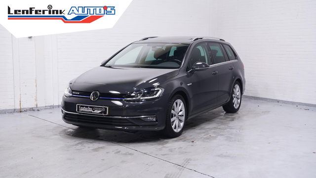 Volkswagen Golf - Variant 1.5 TSI Highline NAP Panodak Camera Sportstoelen Afneembare trekhaak 1400 kg PDC v+a Led koplampen
