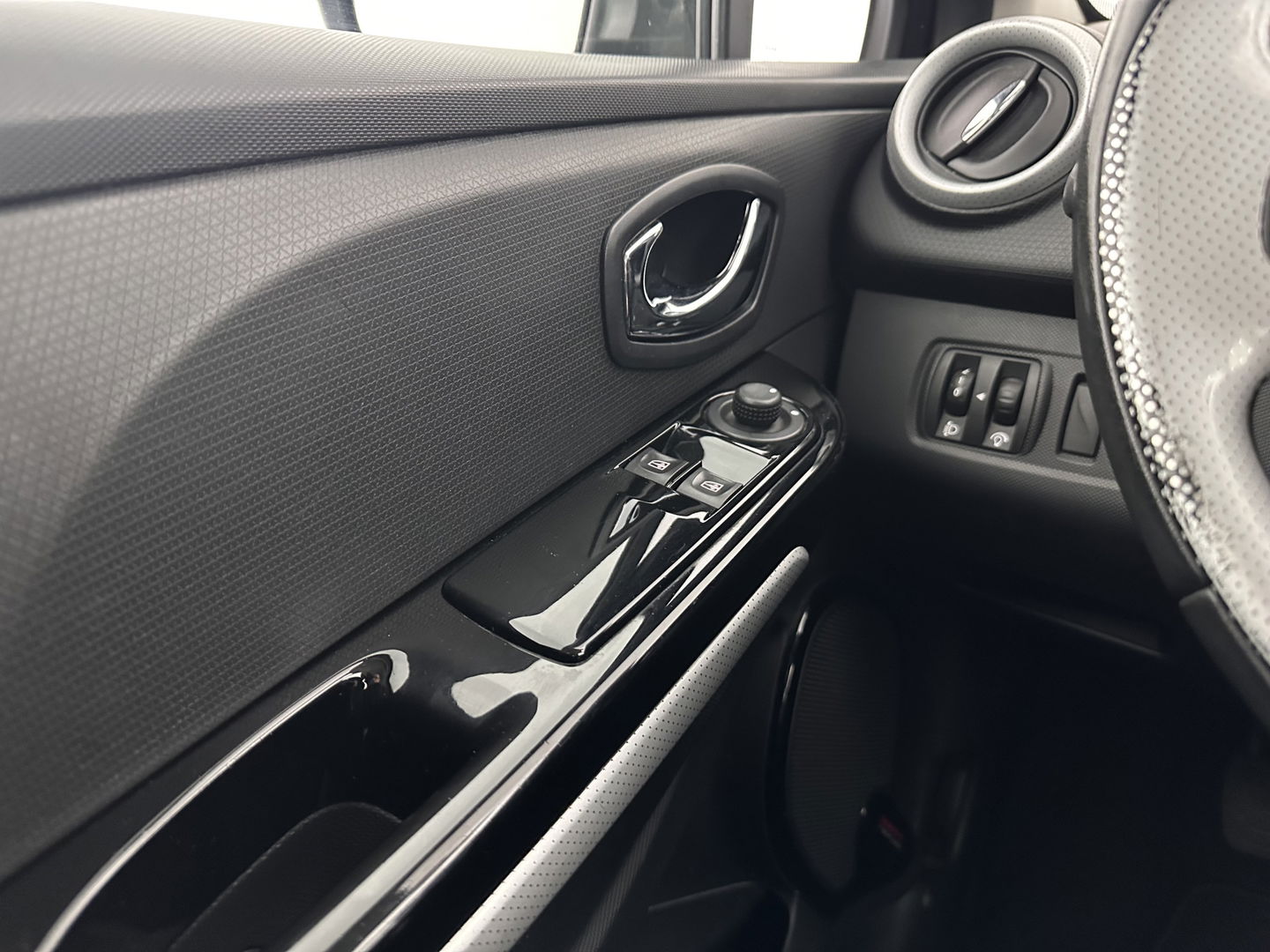 Renault Clio Estate 0.9 TCe Expression *NAVI-FULLMAP | COMFORTSEATS | AIRCO | CRUISE | PDC | TOWBAR | 16''ALU *