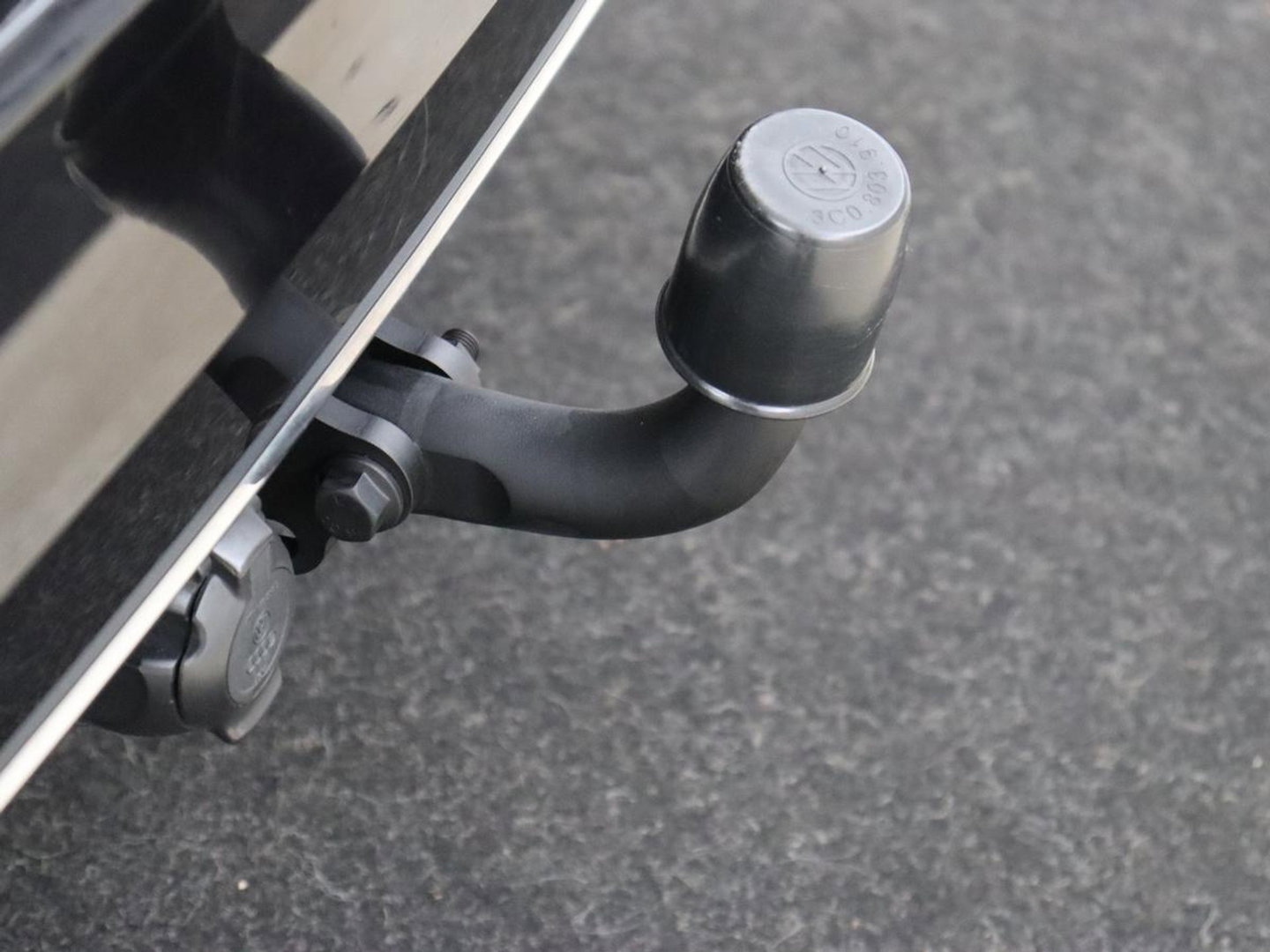 Volkswagen Golf 1.5 eTSI Style | Stoelverwarming | Trekhaak | Camera | Stuurverwarming | Memory | Sfeerverlichting | Carplay | Navigatie | Adaptive cruise | Parkeerhulp | Climate control