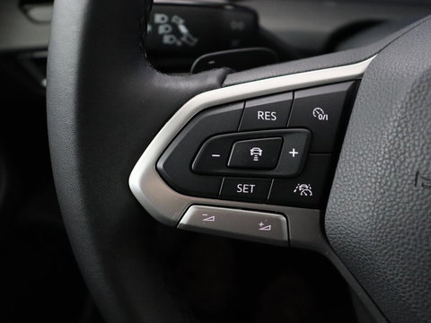 Volkswagen Golf 1.5 eTSI Style | Stoelverwarming | Trekhaak | Camera | Stuurverwarming | Memory | Sfeerverlichting | Carplay | Navigatie | Adaptive cruise | Parkeerhulp | Climate control