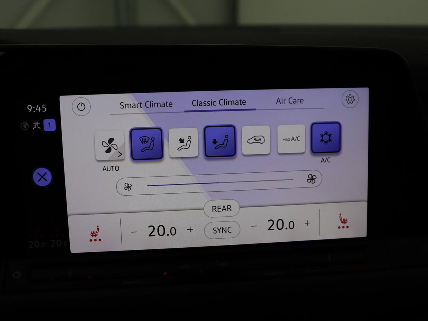 Volkswagen Golf 1.5 eTSI Style | Stoelverwarming | Trekhaak | Camera | Stuurverwarming | Memory | Sfeerverlichting | Carplay | Navigatie | Adaptive cruise | Parkeerhulp | Climate control